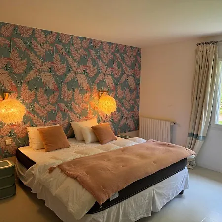 Jardin Piscine Privee * Saint-Étienne-la-Thillaye