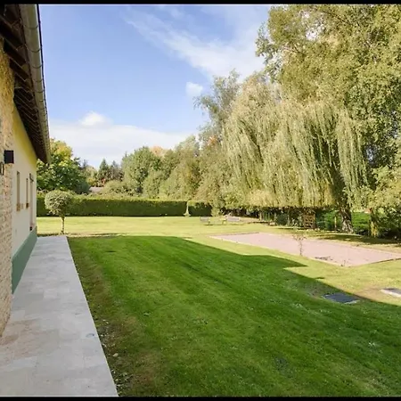 Jardin Piscine Privee Villa Saint-Étienne-la-Thillaye