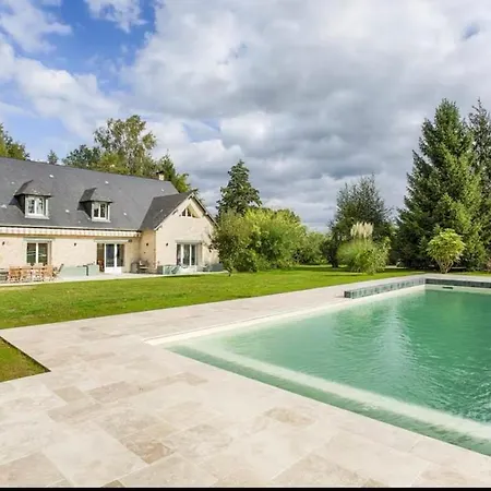 Jardin Piscine Privée Villa Saint-Étienne-la-Thillaye