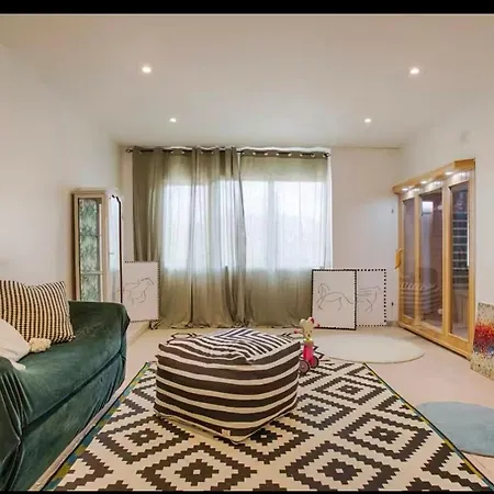 빌라 Jardin Piscine Privee Saint-Étienne-la-Thillaye