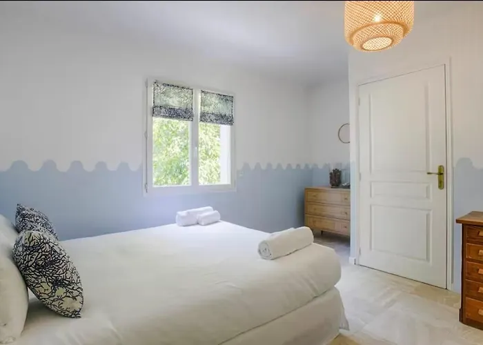 Villa Jardin Piscine Privee *